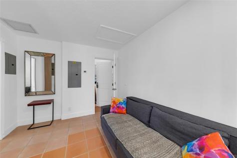 307 N Highland Drive Hollywood FL 33021