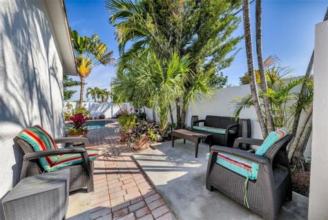 307 N Highland Drive Hollywood FL 33021