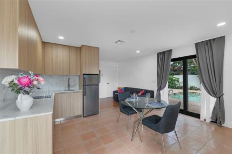 307 N Highland Drive Hollywood FL 33021