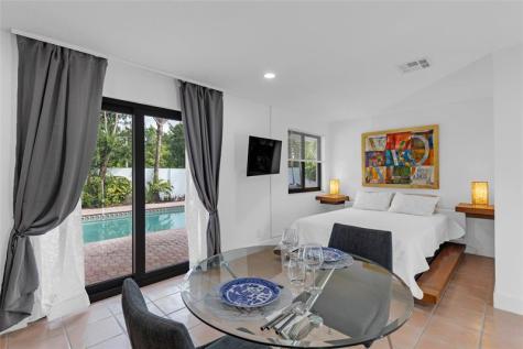 307 N Highland Drive Hollywood FL 33021