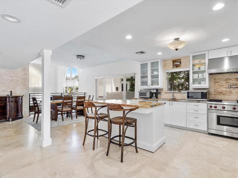 1421 Ponce De Leon Fort Lauderdale FL 33316