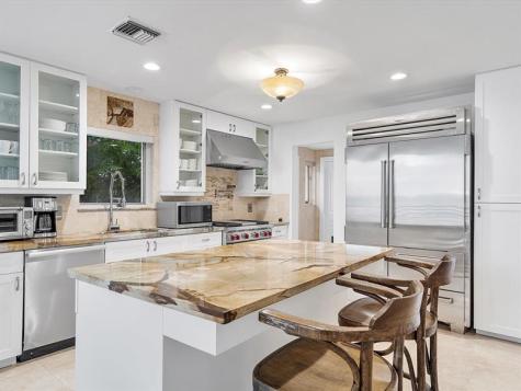 1421 Ponce De Leon Fort Lauderdale FL 33316