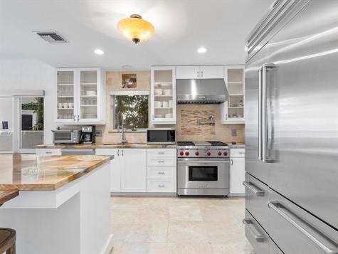 1421 Ponce De Leon Fort Lauderdale FL 33316