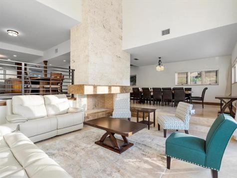 1421 Ponce De Leon Fort Lauderdale FL 33316