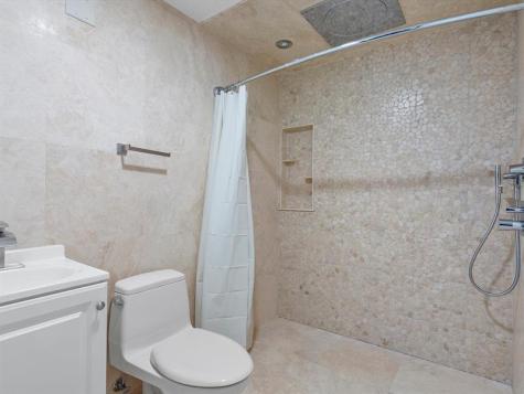 1421 Ponce De Leon Fort Lauderdale FL 33316