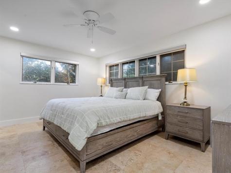 1421 Ponce De Leon Fort Lauderdale FL 33316