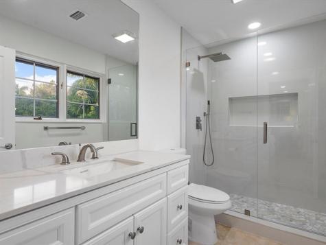 1421 Ponce De Leon Fort Lauderdale FL 33316