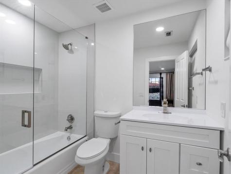 1421 Ponce De Leon Fort Lauderdale FL 33316