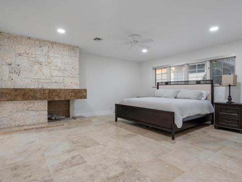 1421 Ponce De Leon Fort Lauderdale FL 33316