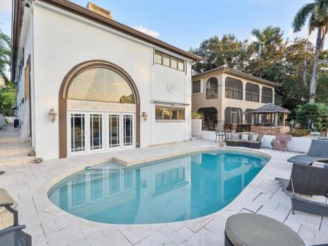 1421 Ponce De Leon Fort Lauderdale FL 33316