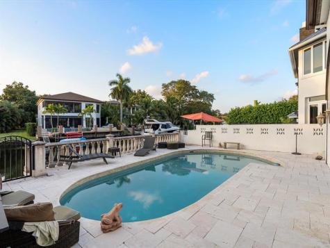 1421 Ponce De Leon Fort Lauderdale FL 33316
