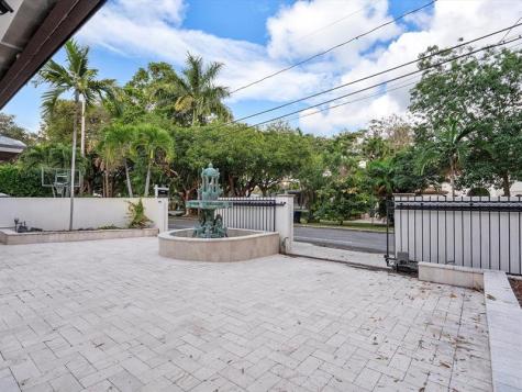 1421 Ponce De Leon Fort Lauderdale FL 33316