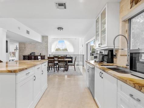 1421 Ponce De Leon Fort Lauderdale FL 33316
