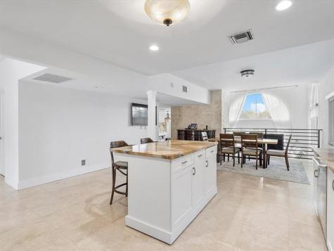 1421 Ponce De Leon Fort Lauderdale FL 33316