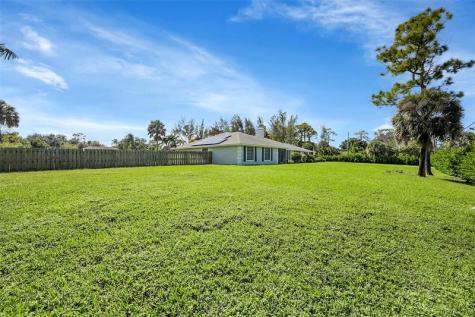 8606 Arrowhead Drive Lake Worth FL 33467