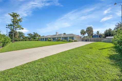 8606 Arrowhead Drive Lake Worth FL 33467
