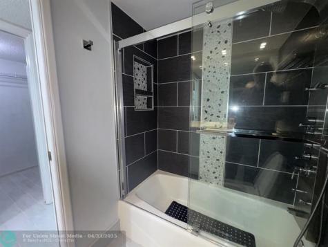 545 Oaks Lane Pompano Beach FL 33069