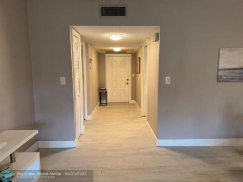 545 Oaks Lane Pompano Beach FL 33069