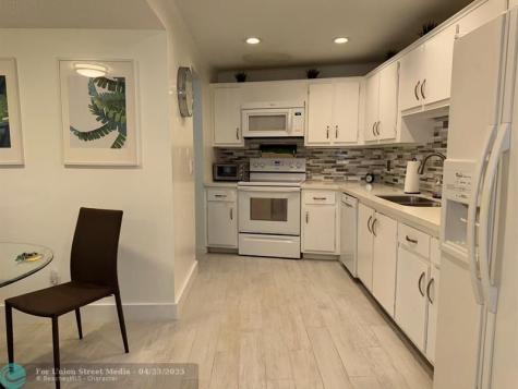545 Oaks Lane Pompano Beach FL 33069