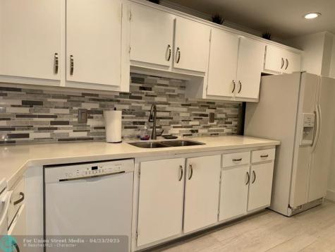 545 Oaks Lane Pompano Beach FL 33069