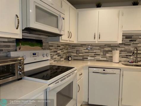 545 Oaks Lane Pompano Beach FL 33069