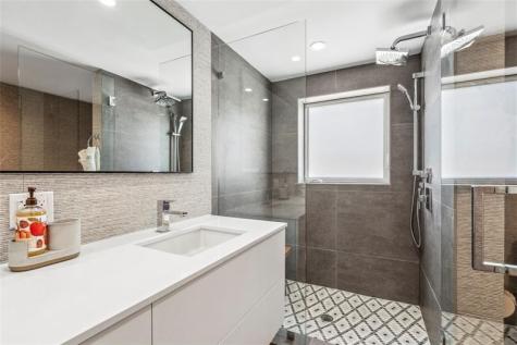 2523 Castilla Isle Fort Lauderdale FL 33301