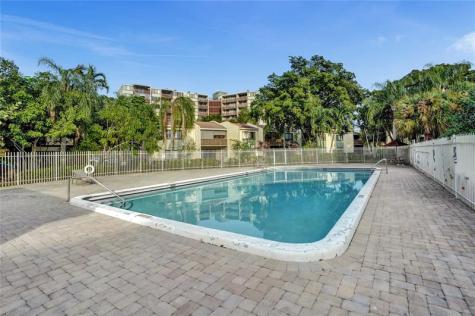 4222 Inverrary Boulevard Lauderhill FL 33319