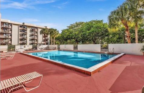2701 Riverside Drive Coral Springs FL 33065