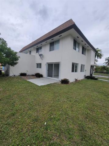 8852 SW 95th Avenue Miami FL 33176