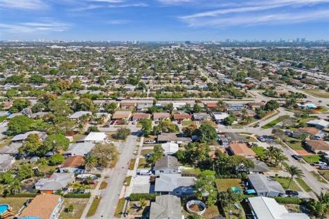450 NW 51st Court Oakland Park FL 33309