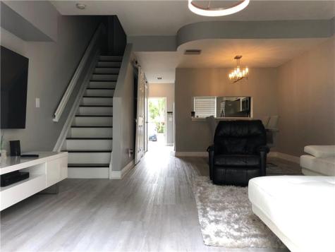 9960 NW 57th Manor Coral Springs FL 33076