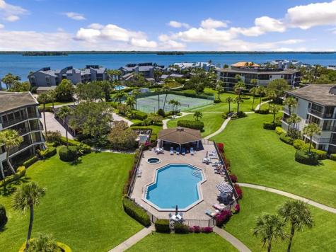 1815 Mooringline Drive Vero Beach FL 32963