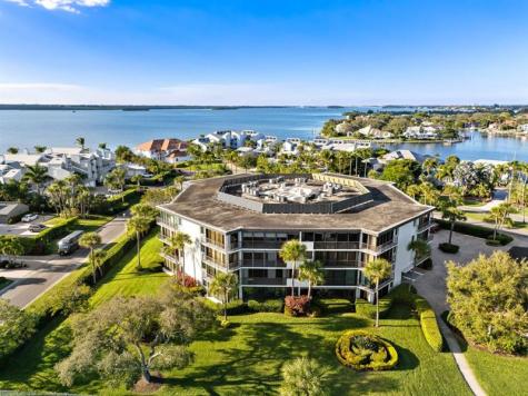 1815 Mooringline Drive Vero Beach FL 32963