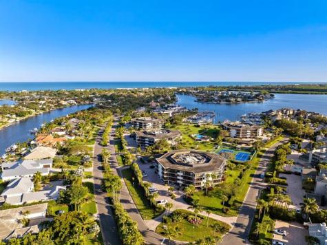 1815 Mooringline Drive Vero Beach FL 32963