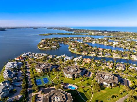 1815 Mooringline Drive Vero Beach FL 32963