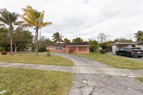 4797 NW 3rd Street Plantation FL 33317