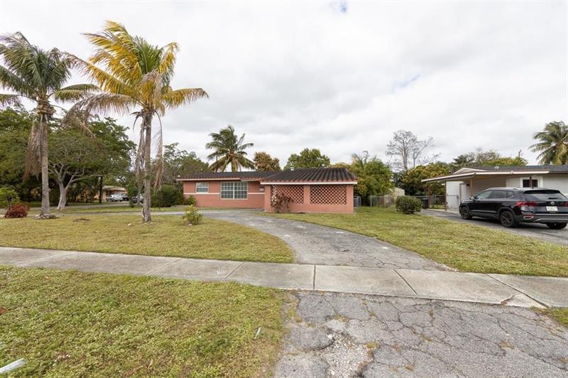 4797 NW 3rd Street Plantation FL 33317