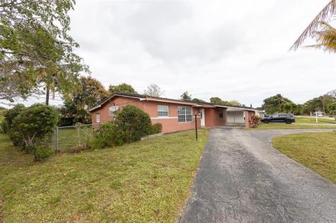 4797 NW 3rd Street Plantation FL 33317