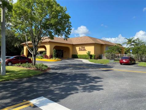 300 SW 134th Way Pembroke Pines FL 33027