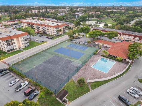 4166 Inverrary Drive Lauderhill FL 33319