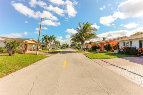 4513 NW 44th Street Tamarac FL 33319