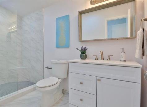 735 NE 37th Street Oakland Park FL 33334
