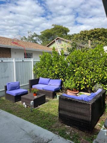 735 NE 37th Street Oakland Park FL 33334