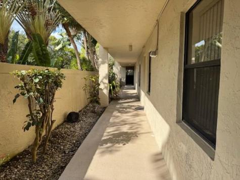 2900 NW 42 Coconut Creek FL 33066