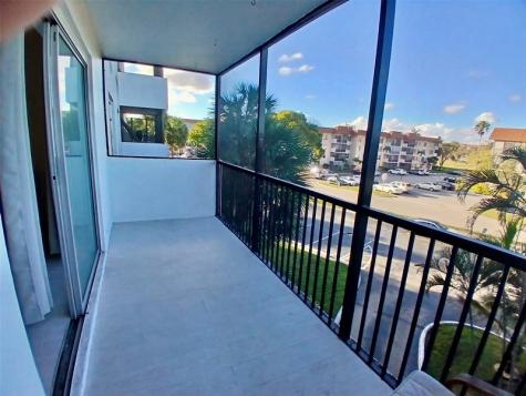 4164 N Inverrary Drive Lauderhill FL 33319