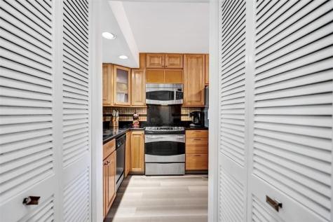 270 Captains Walk Delray Beach FL 33483