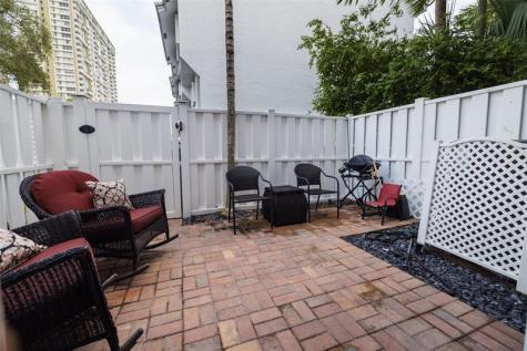 3302 SE 2nd Street Pompano Beach FL 33062