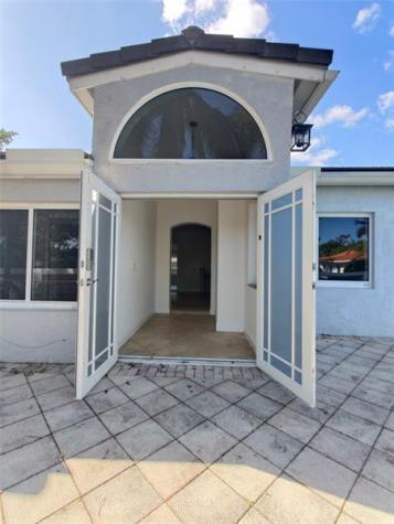 733 NE 18th Avenue Fort Lauderdale FL 33304