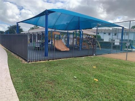 312 NW 106th Te Pembroke Pines FL 33026