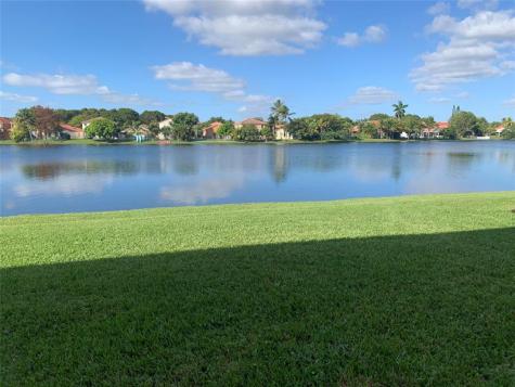 312 NW 106th Te Pembroke Pines FL 33026